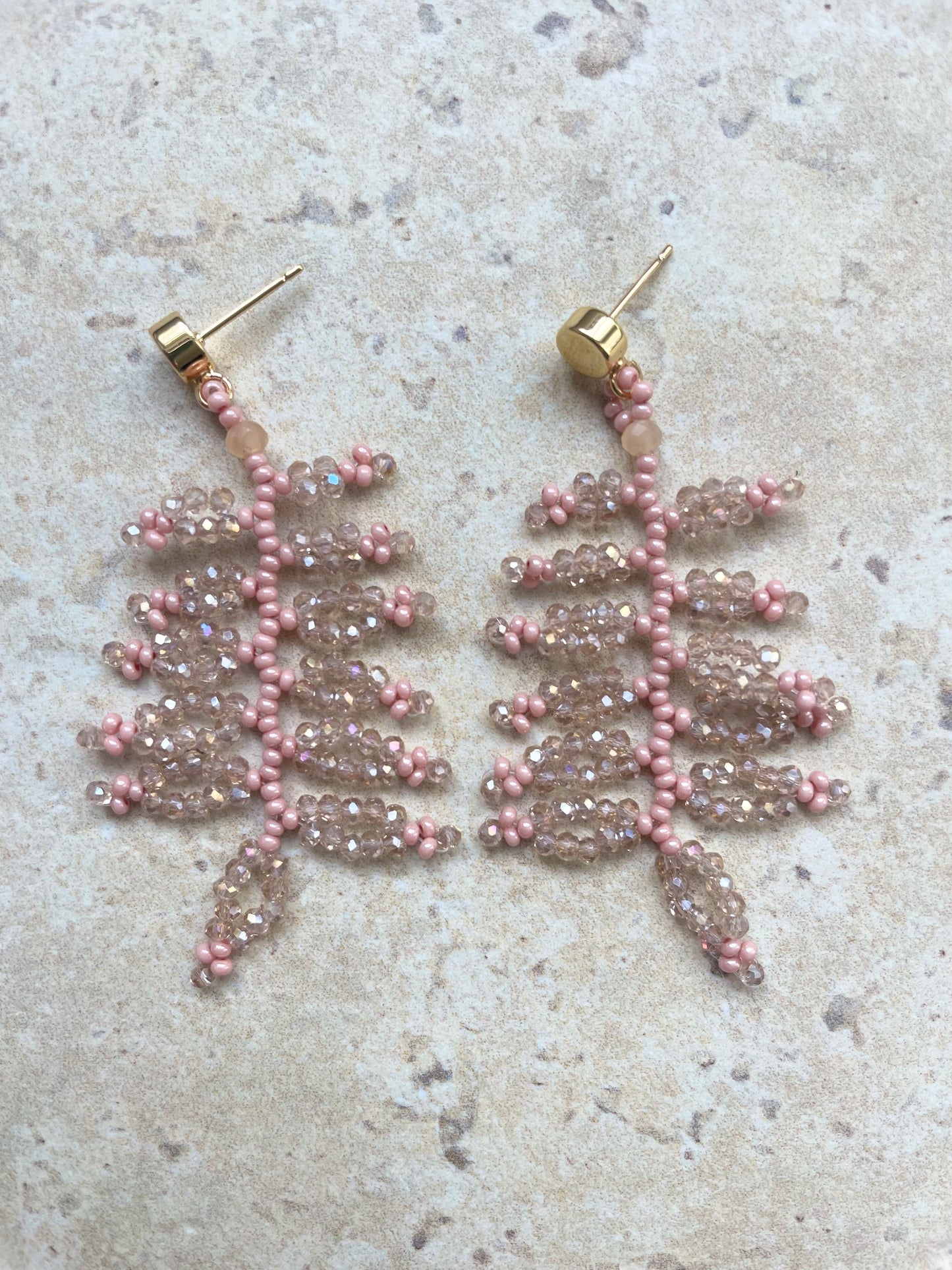 AVENA_Light rosé with shimmer