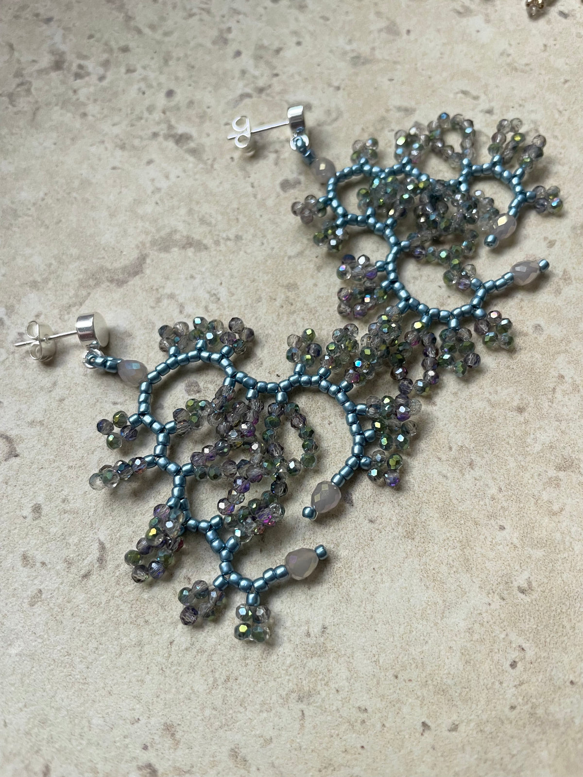 CLOU_metallic light blue with shimmer