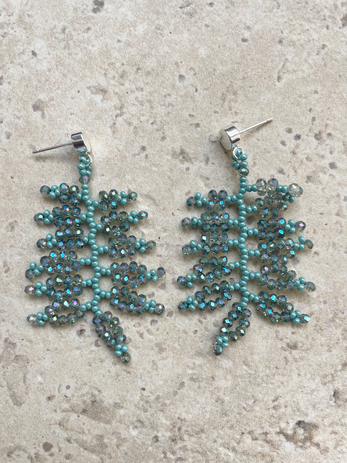 AVENA_Glossy turquoise with shimmer