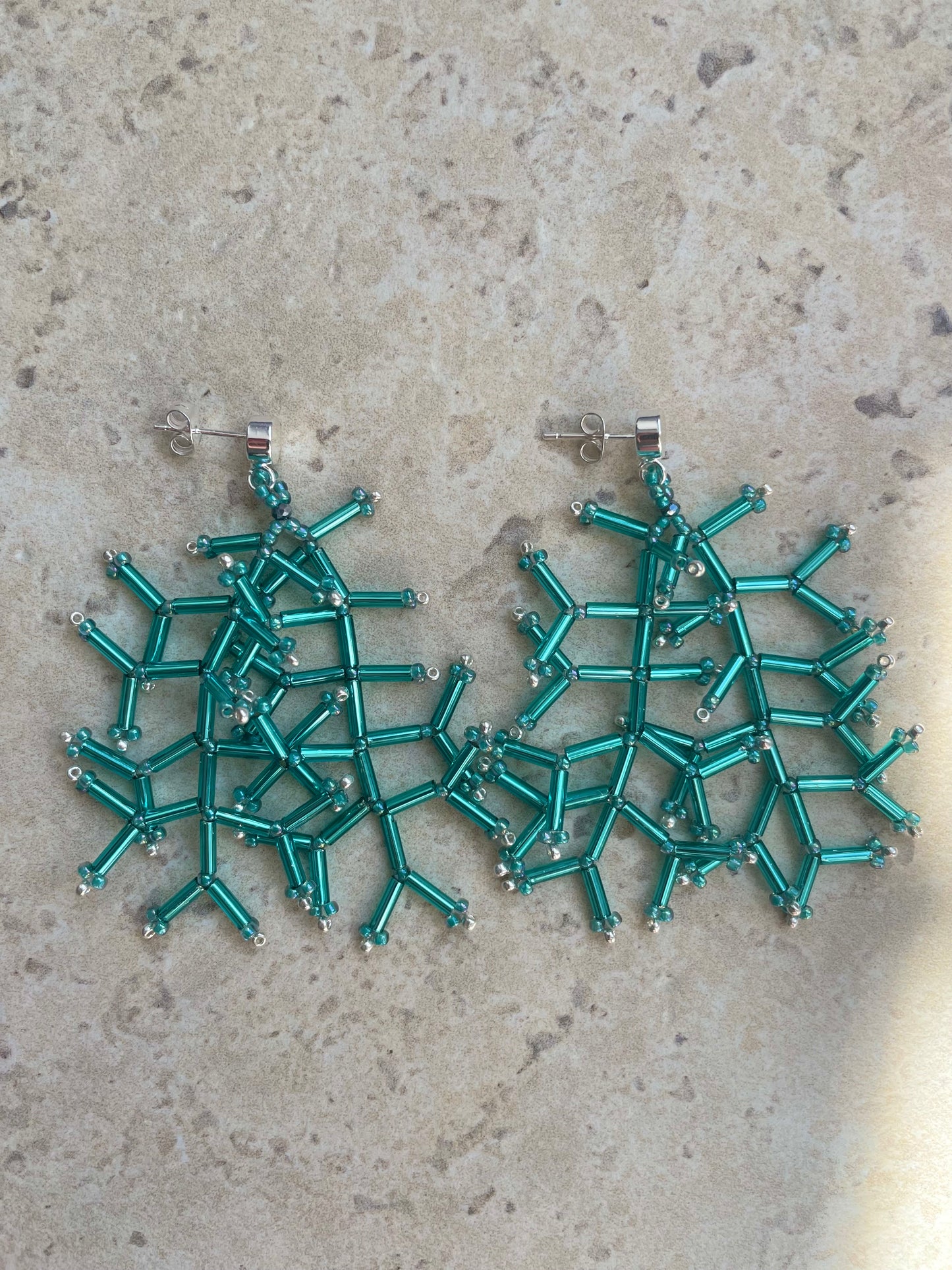 Glossy crystal turquoise lined