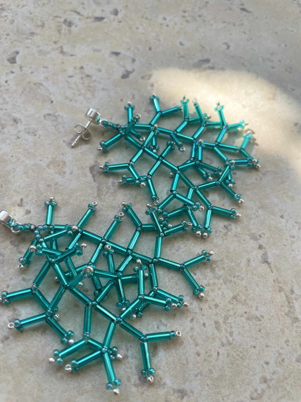 Glossy crystal turquoise lined