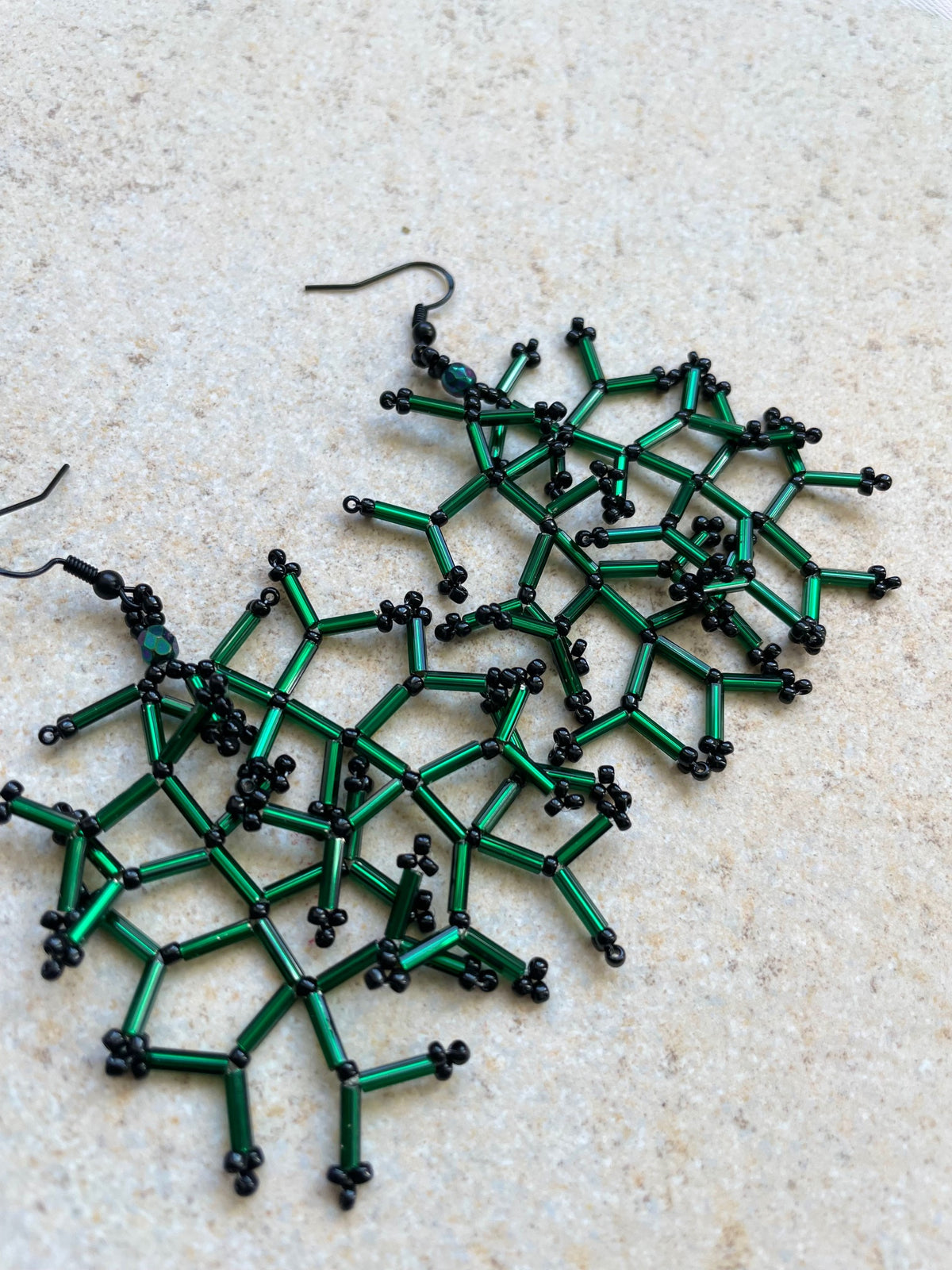 Glossy crystal green lined