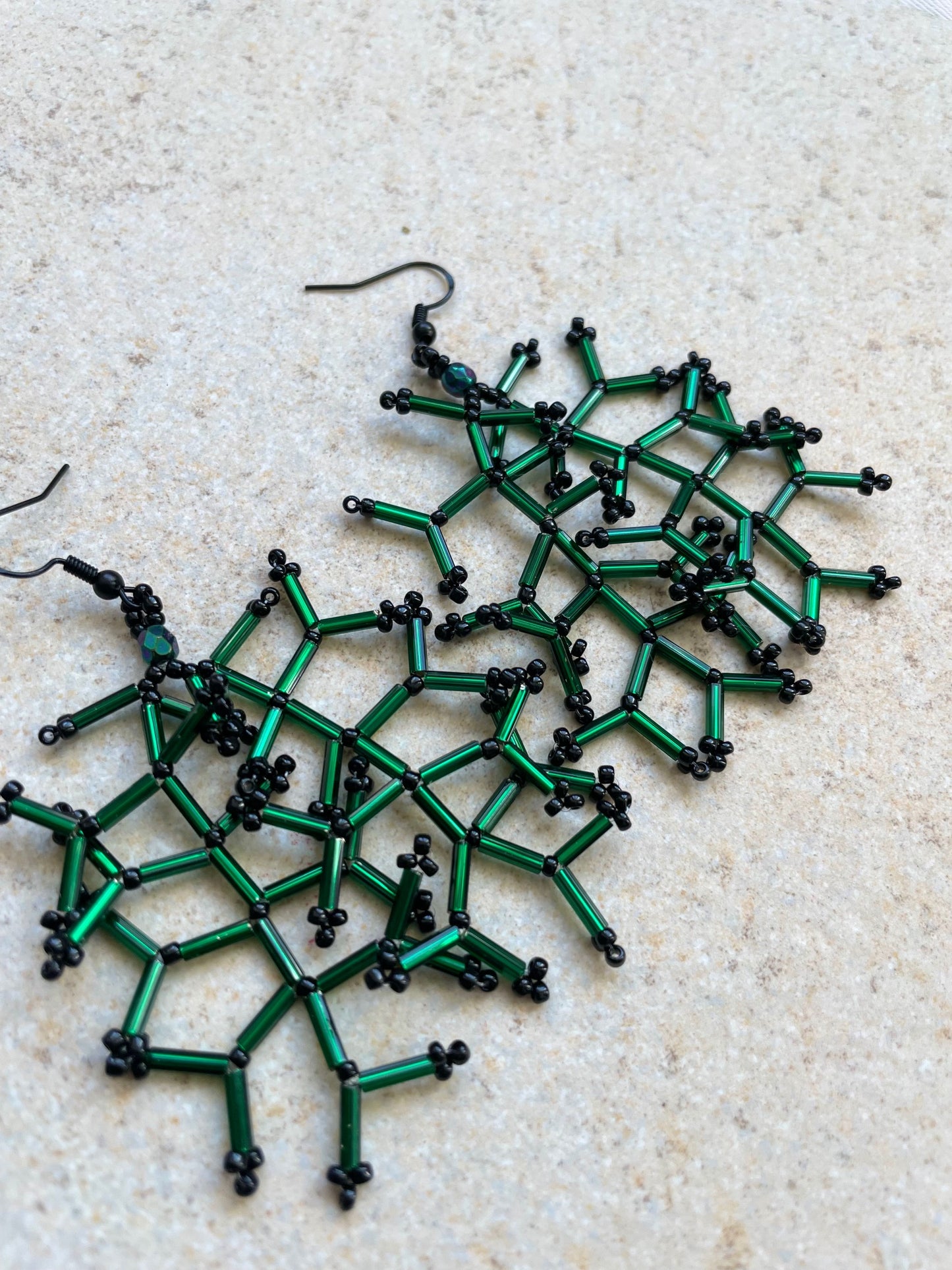 Glossy crystal green lined