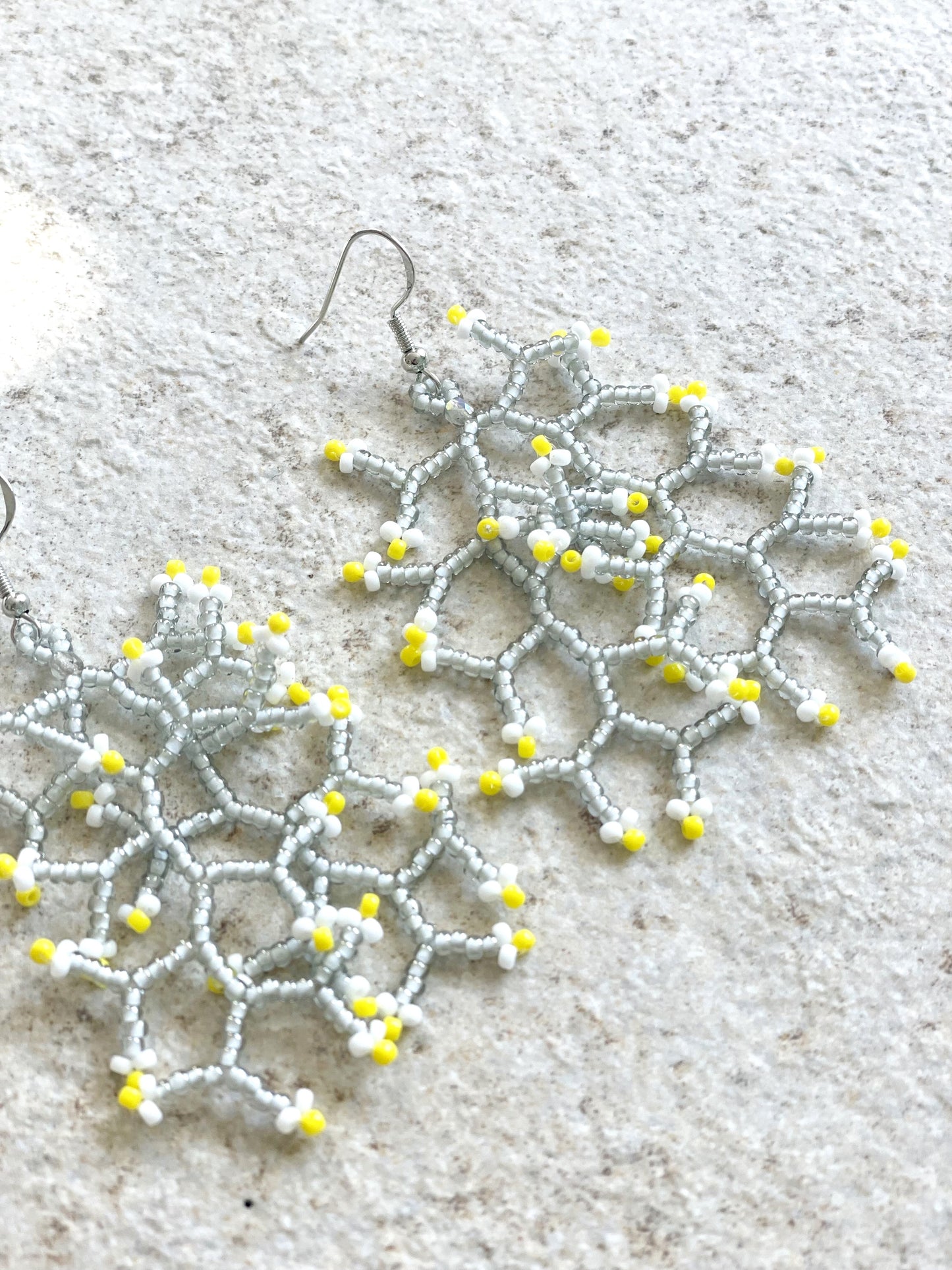 Glossy light grey with white & yellow